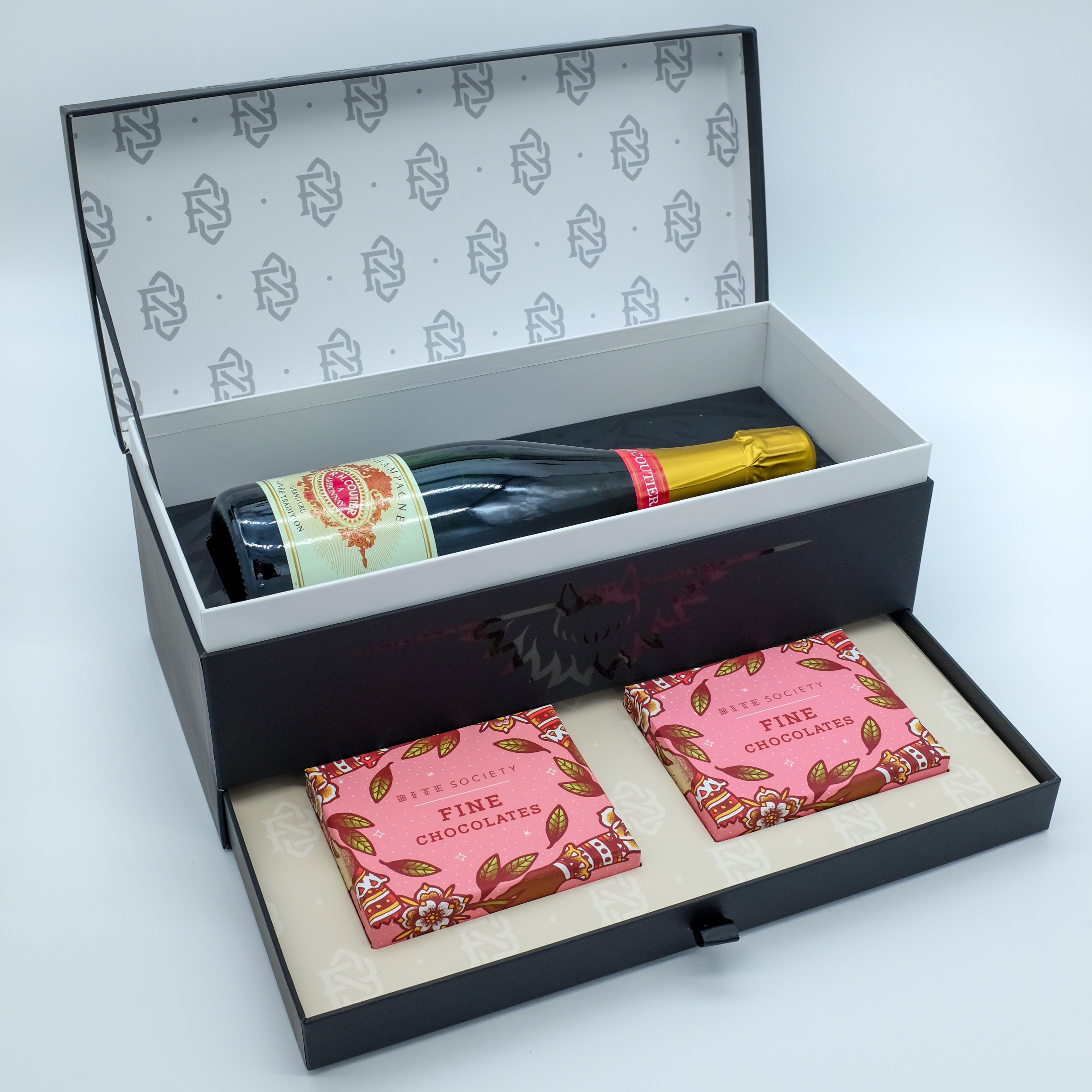 LGB BOXER RN初期　状態良好CHOCOLATE×CHAMPAGNE Milk and Dark Assorted Gift Box | Winans Coffee & Chocolate
